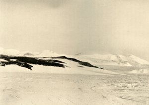 A Queen Alexandra Range 1500 Feet Up The Glacier része, 1908, 1909. alkotó: Unbekannt
