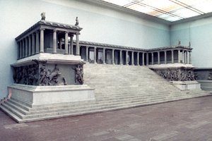 Pergamon-oltár, Kr.e. 2. század alkotó: Unbekannt
