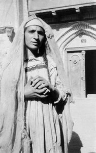 perzsa nő, 1917-1919 alkotó: Unbekannt