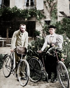 Pierre és Marie Curie francia fizikusok kerékpározásra készülnek alkotó: Unbekannt