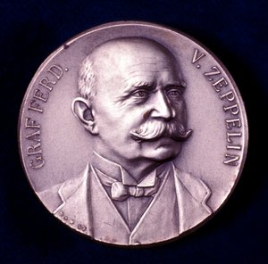 Ferdinand von Zeppelin gróf portréja alkotó: Unbekannt