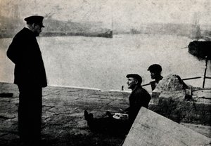 Miniszterelnök és férfiak az utcán, 1940-es évek, 1945. alkotó: Unbekannt