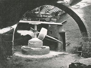 Primitív kukoricamalom, Nílus-delta, Egyiptom, 1895. alkotó: Unbekannt