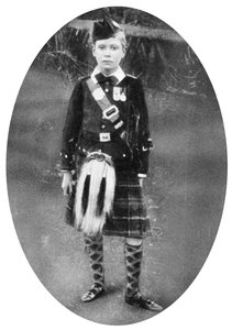 Albert herceg Highland ruhát visel, Sandringham, Norfolk, 1909 alkotó: Unbekannt