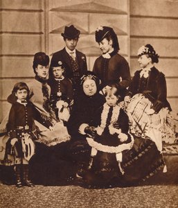Viktória királynő menyével és unokáival, c1880 1935 alkotó: Unbekannt