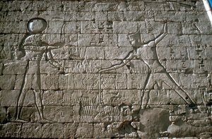 III. Ramszesz lecsapja ellenségeit Amun-Ra előtt, Halotti templom, Medinet Habu, Egyiptom, Kr.e. 12. század alkotó: Unbekannt