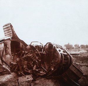 Feltépett tank, Champagne, Észak-Franciaország, c1914-c1918 alkotó: Unbekannt