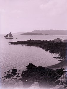 Vitorlás a partoknál Plymouth közelében, Devonban. alkotó: Unbekannt