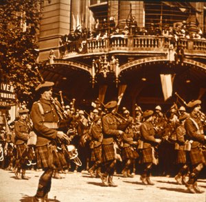 Skót katonák, 1919. július 14 alkotó: Unbekannt