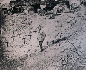 Katona fakeresztek között, c1914-c1918 alkotó: Unbekannt