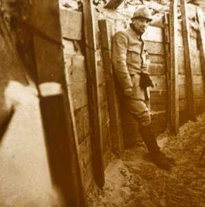Katona a lövészárokban, c1914-c1918 alkotó: Unbekannt