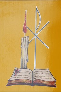 Ólomüveg ablak. Oltári gyertya és biblia, Aneho, Togo alkotó: Unbekannt
