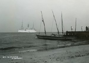 Az Atlantis gőzhajó Bathurst mellett, Gambia, XX. század alkotó: Unbekannt