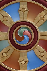 Ezer Buddha temploma. Dashang Kagyu Ling gyülekezet. Dharma kerék, La Boulaye, Franciaország alkotó: Unbekannt