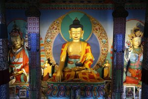 Te Tussand Buddha temploma Dashang Kagyu Ling Kongregáció Shakyamuni Buddha, La Bolaye, Franciaország alkotó: Unbekannt