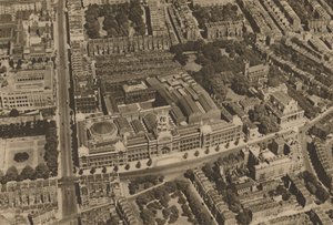 A kamera kilátást nyújt South Kensingtonra egy alacsonyan repülő repülőgépről, 1935. alkotó: Unbekannt