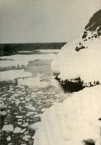Az első leszállóhely, az öbölben kitörő és északra sodródó jég látható, 1908, 1909 alkotó: Unbekannt