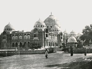 The Great College, Baroda, India, 1895. alkotó: Unbekannt