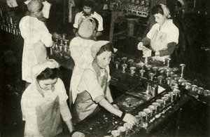 The Great Salmon Industry – indiai lányok, akik a konzervipari osztályon dolgoznak, 1948. alkotó: Unbekannt