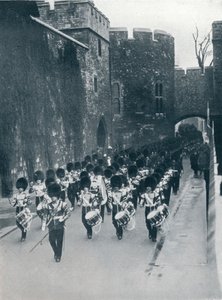 Az őrök elhagyják a londoni Towert, 1914 alkotó: Unbekannt
