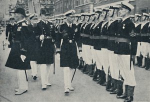 A király megnyitja a haditengerészet hetét Portsmouthban, 1935, 1937. alkotó: Unbekannt