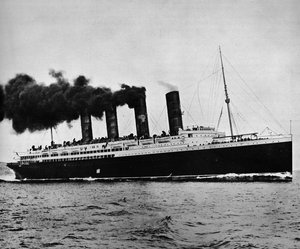 A Lusitania teljes sebességgel, 1915 alkotó: Unbekannt