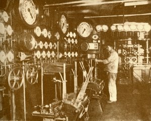 Az Aquitania fő motorvezérlő platformja., c1930. alkotó: Unbekannt