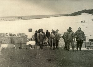 A parti, amely feljutott az Erebus-hegyre, elhagyva a kunyhót, 1908, 1909. alkotó: Unbekannt