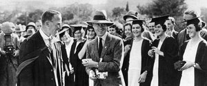 A walesi herceg egyetemistákkal a dél-afrikai Grahamstownban, 1925 alkotó: Unbekannt