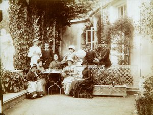 Fjodor Uvarov herceg családja vidéki birtokukon, Porecsje, Oroszország, 1880-as évek alkotó: Unbekannt