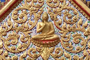 Buddha első prédikációját a megvilágosodás elérése után tartotta. Wat Si Sou Mang Karam templom. Vieng Vang. Laosz, 20151102, Vieng Vang, Laosz alkotó: Unbekannt