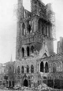 A Vásárcsarnok tornya német bombázás után, Ypres, Belgium, Első világháború, 1920 alkotó: Unbekannt