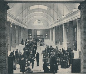 Tilbury utaspoggyászát megvizsgálták egy tágas új épületben, 1937 alkotó: Unbekannt