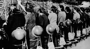 Nem volt könnyű ott ülni és folytatni, mintha semmi sem történne odakint, 1941 1942 alkotó: Unbekannt