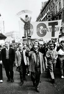Szakszervezeti felvonulás, Párizs, 1968. alkotó: Unbekannt