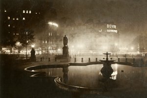 Trafalgar tér. Charing Cross felé néz. London by Night, 1928. alkotó: Unbekannt