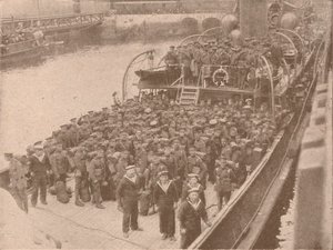 Csapatok egy Csatorna-szállító fedélzetén, c1915 1928 alkotó: Unbekannt
