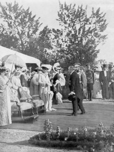 II. Miklós cár és Poincare francia elnök, Krasznoje Selo, Oroszország, 1914. július 22. alkotó: Unbekannt