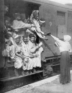 Török puskások vonattal a frontra, 1914 alkotó: Unbekannt