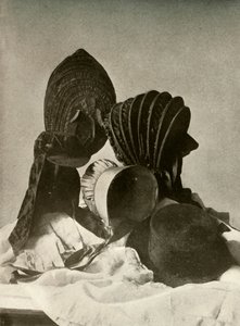 Két selyem kalapács, lovaglósapka, kvéker motorháztető, sapka, kesztyű és szoknya, XVIII. század, 1937. alkotó: Unbekannt