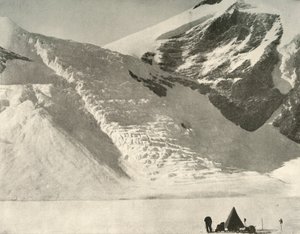 A Western Partys tábor december 28-án egy függő gleccser alatt, a székesegyház szikláinál, 1909 alkotó: Unbekannt