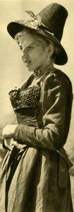 Nő népviseletben, Tirol, Ausztria, c1935. alkotó: Unbekannt