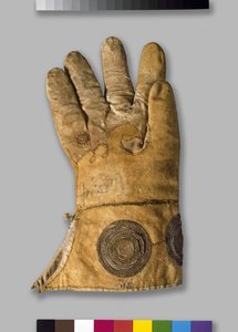 Hawking Glove, a Tradescant kollekcióból (vörös-barna őzbőr szürkésfehér kölyök- vagy kutyabőr panellel) alkotó: Unbekannt Unbekannt