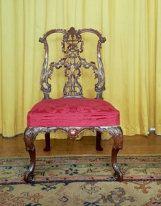 Mahagóni bordázott háttámla Chippendale dizájnból alkotó: Unbekannt Unbekannt