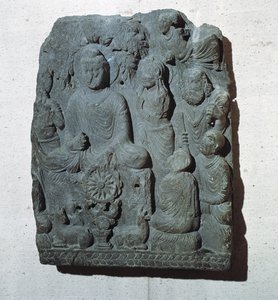 A „Jövő Buddhája” vagy Bodhisattva Maitreya domborműve, Kr.u. 2. század (kő)