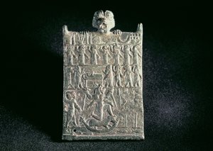 00362 Pokoltábla, amely a neoasszír Lamashtu elleni összeesküvést ábrázolja Mezopotámiából, ie 1700 körül (bronz) alkotó: Unbekannt