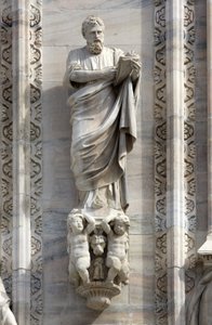 Építészet: Donato Carabelli Szent Márk szobra (1811). A milánói olaszországi székesegyház (kupola vagy duomo) homlokzatának részlete alkotó: Unbekannt