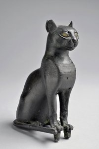 Bastet. Bronz szoborforma (fém). Alacsony korszak (i.e. 750-332) Egyiptom - Méret cm 13 - Leltári szám: 735, Musee d
