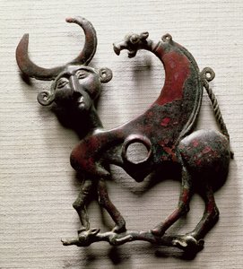 Emberfejű vadállat formájú ló harapott arcdarabja, Lurisztánból, Nyugat-Iránból, ie 800-700 körül (bronz) alkotó: Unbekannt