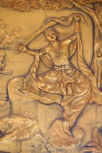 Chua Thiep Hosszú buddhista pagoda. A nagy tonzúra: a Buddha kardjával levágja a haját. Aztán hercegi ruhát cserélt koldusköntösre. Aztán elkezdte a megvilágosodás keresését Thay Ninh. Vietnam alkotó: Unbekannt